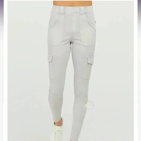 SPANX Stretch Twill Ankle Cargo Pant size XS Color     Crystal Grey - Picture 1 of 11